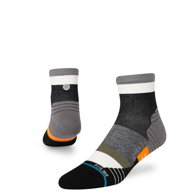 Hiking socks for outdoor carry-Stance Unisex Stake Quarter Sock - Black